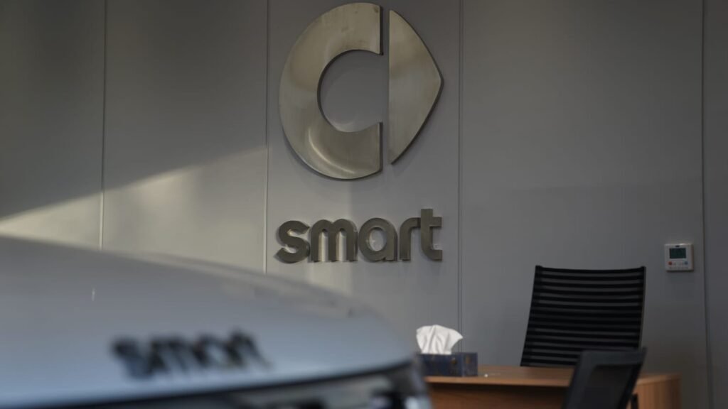 عز العرب ستار تفتتح صالة عرض جديدة لسيارات “Smart”